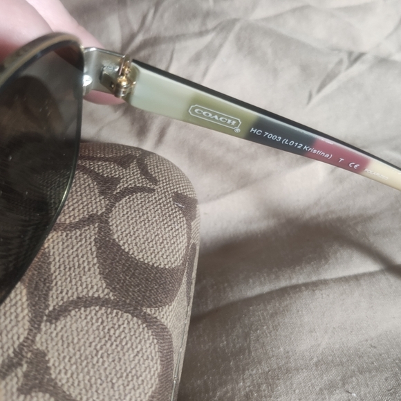 Coach sunglasses - Picture 3 of 3